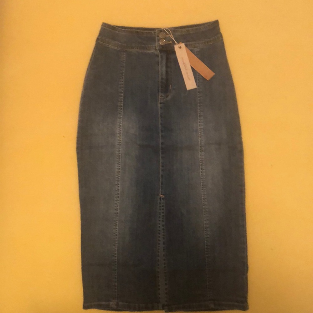 Front slit pencil denim skirt